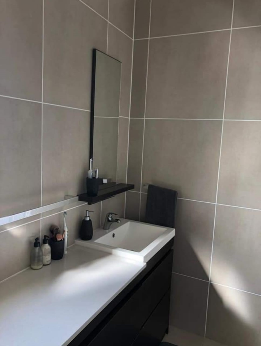 To Let 1 Bedroom Property for Rent in De Velde Western Cape